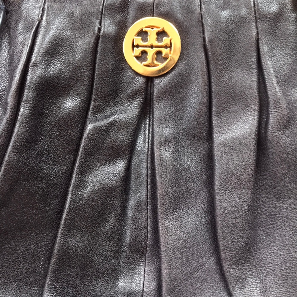 Tory Burch Verona Pleated Bag - Picture 4 of 16